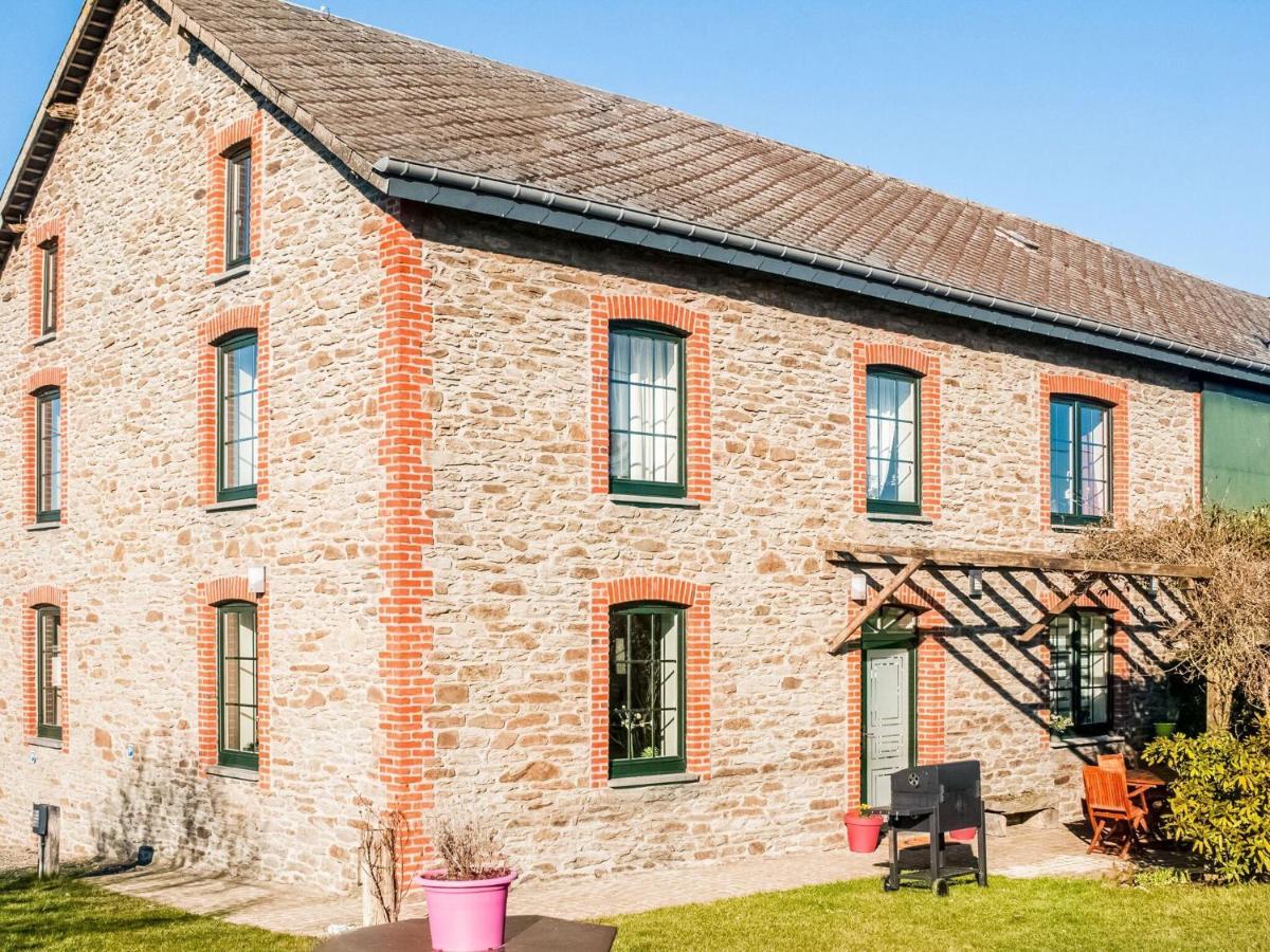 Pretty Farmhouse In Houffalize With Courtyard エクステリア 写真