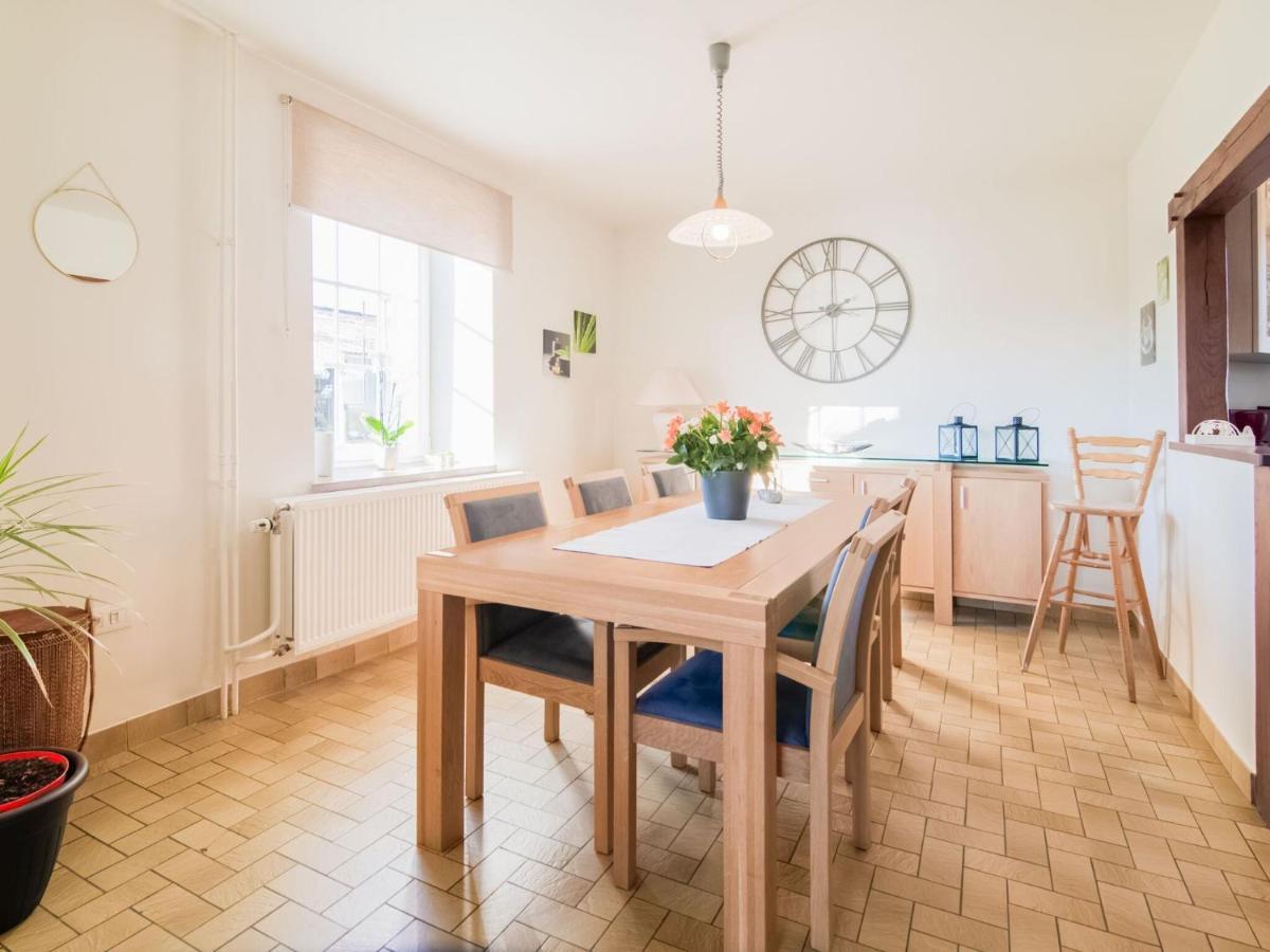 Pretty Farmhouse In Houffalize With Courtyard エクステリア 写真