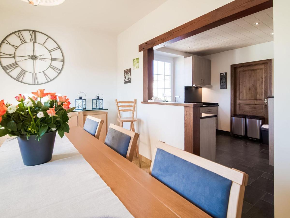Pretty Farmhouse In Houffalize With Courtyard エクステリア 写真