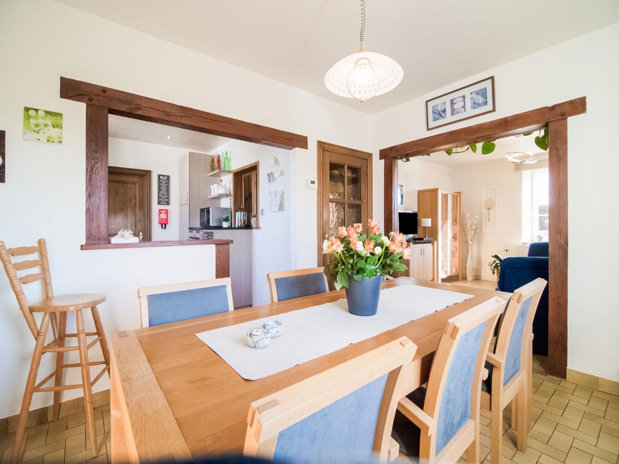 Pretty Farmhouse In Houffalize With Courtyard エクステリア 写真