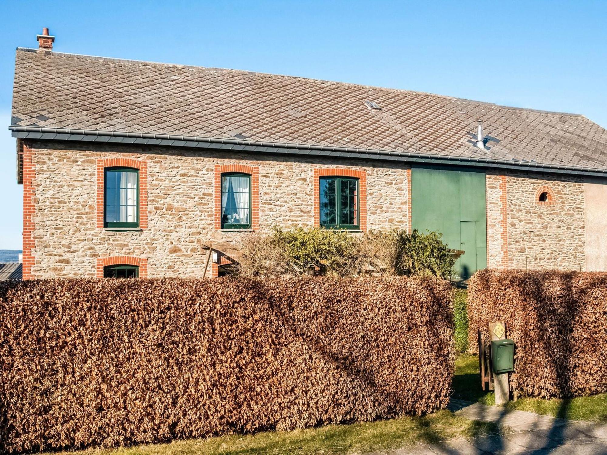 Pretty Farmhouse In Houffalize With Courtyard エクステリア 写真